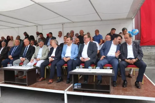Hasadını toplayan çiftçiler Fındık Festivali'nde eğlendi Hasadını toplayan çiftçiler Fındık Festivali'nde eğlendi