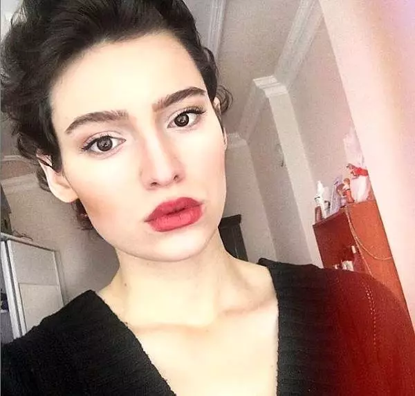 Kanserle mücadelenin simgesi neslican, yoğun bakıma alındı Kanserle mücadelenin simgesi neslican, yoğun bakıma alındı