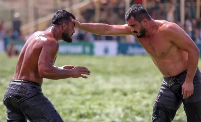 Karapürçek'te Başpehlivan Orhan Okulu Karapürçek'te Başpehlivan Orhan Okulu