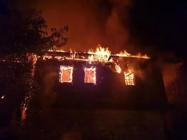Ordu'da 4 ahşap ev yandı Ordu'da 4 ahşap ev yandı