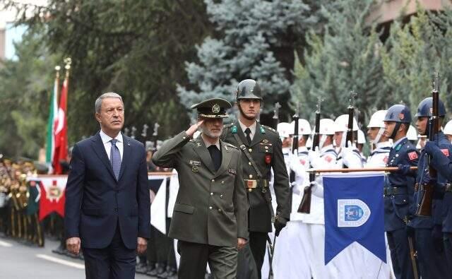 Son Dakika: Milli Savunma Bakanı Hulusi Akar'dan kritik görüşme