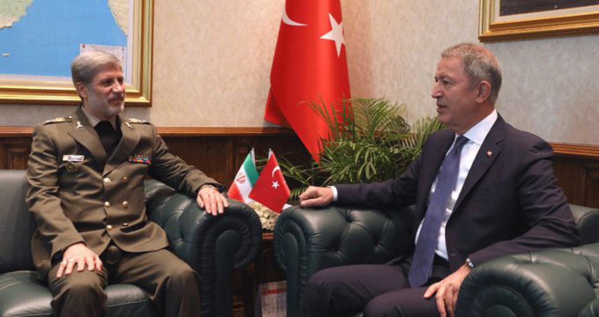 Milli Savunma Bakanı Akar, İranlı mevkidaşıyla bölgesel savunma ve güvenlik konularına ilişkin görüşme yaptı
