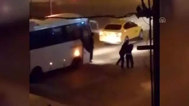 Taksicinin müşteriyi darbetmesi kamerada - BOLU Taksicinin müşteriyi darbetmesi kamerada - BOLU