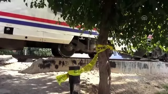 Trenin çarptığı kişi öldü Trenin çarptığı kişi öldü