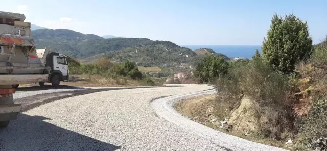 Türkeli'nin köylerinde asfalt çalışmaları sürüyor Türkeli'nin köylerinde asfalt çalışmaları sürüyor