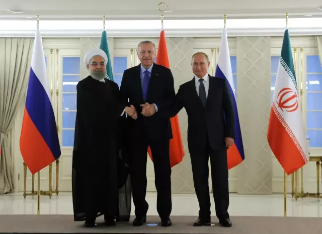 Üçlü zirve sonrası Erdoğan konuştu: Anayasa komitesinin oluşumuna ilişkin pürüzler giderildi
