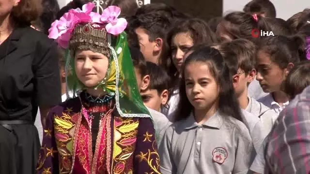 Vali Canbolat: 'Eğitimde hata geleceği olumsuz etkiler' Vali Canbolat: 'Eğitimde hata geleceği olumsuz etkiler'