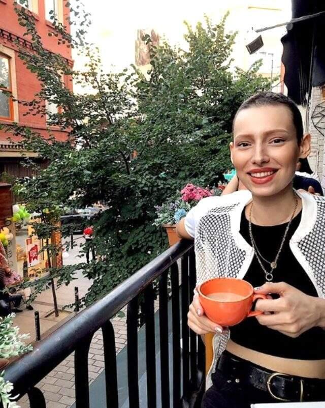 Yoğun bakıma kaldırılan Neslican Tay kimdir?