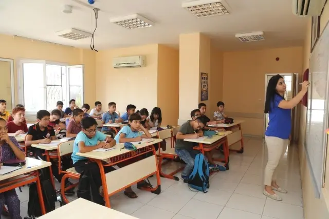 Yüreğir'de eğitime destek kursları başladı Yüreğir'de eğitime destek kursları başladı
