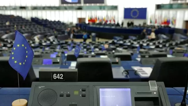 AB'ye İnsan Hakları Sözleşmesi'ne katılın çağrısı