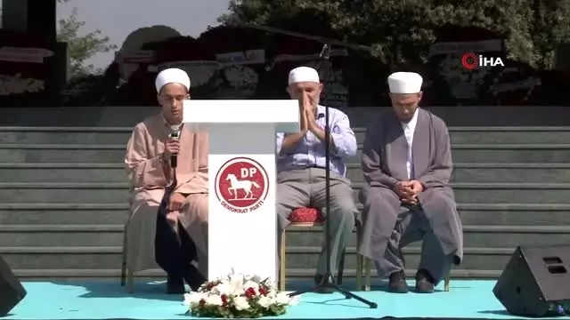 Adnan Menderes, kabri başında dualarla anıldı Adnan Menderes, kabri başında dualarla anıldı