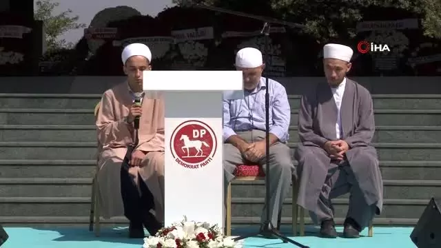 Adnan Menderes, kabri başında dualarla anıldı Adnan Menderes, kabri başında dualarla anıldı