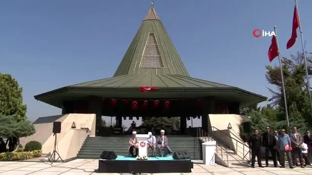 Adnan Menderes, kabri başında dualarla anıldı Adnan Menderes, kabri başında dualarla anıldı