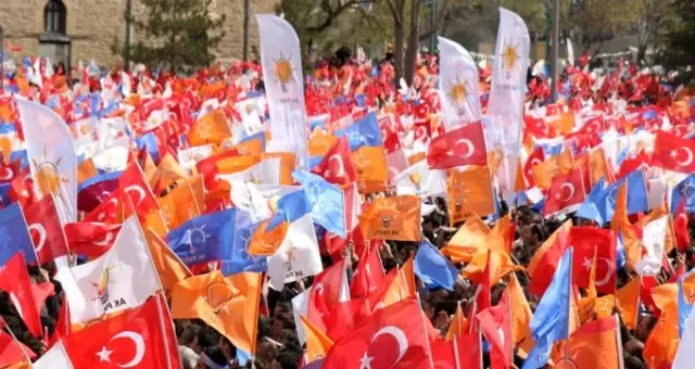 AK Parti'nin üye sayısı 2 ayda 56 bin 260 kişi düştü