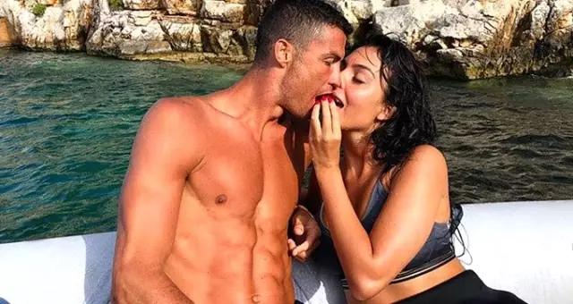 Cristiano Ronaldo'dan evlilik sinyali