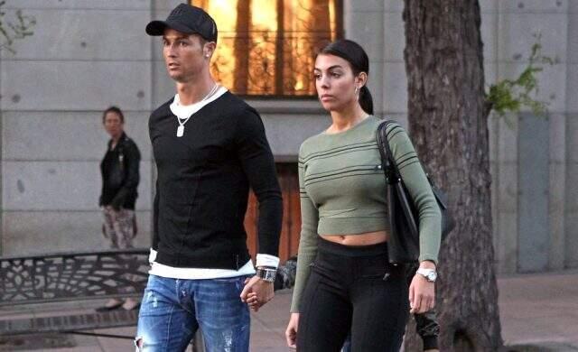 Cristiano Ronaldo'dan evlilik sinyali