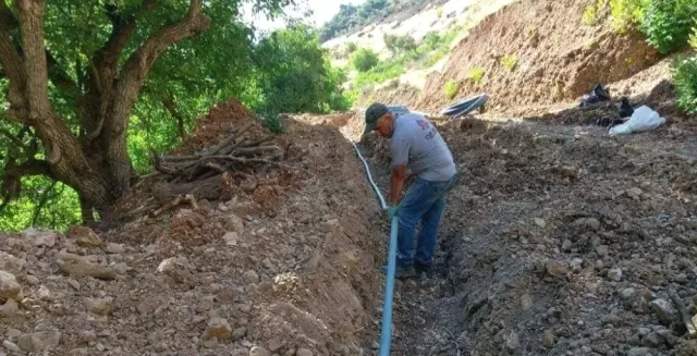 Çukurca Belediyesinden içme suyu çalışması Çukurca Belediyesinden içme suyu çalışması