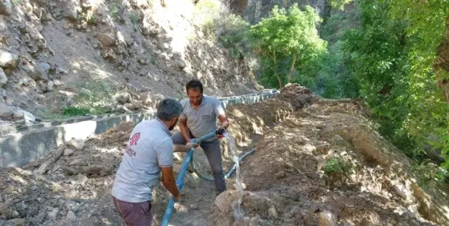 Çukurca Belediyesinden içme suyu çalışması Çukurca Belediyesinden içme suyu çalışması