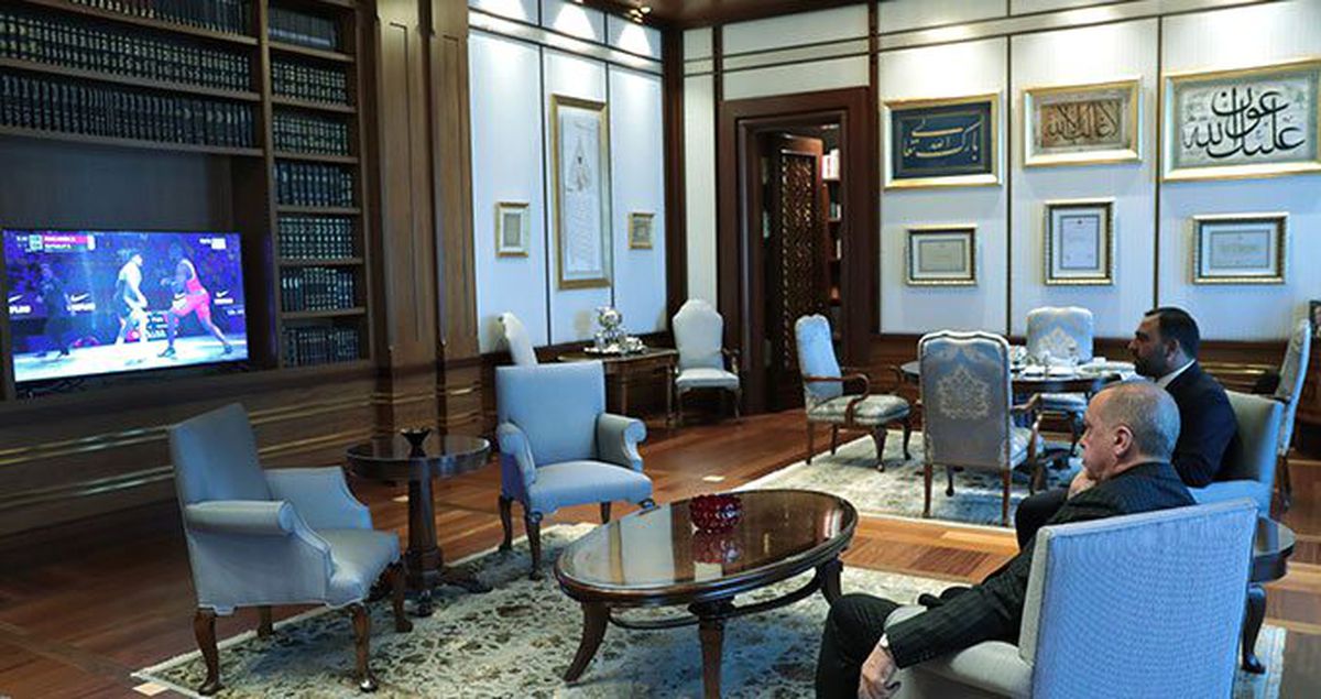 Cumhurbaşkanı Erdoğan, milli gururumuz Rıza Kayaalp'i işte böyle izledi!