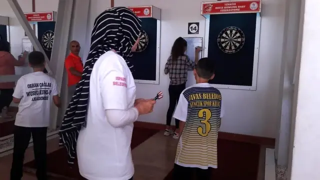 Dart Hakemliği ve Antrenörlük yapan Muhtarın öğrencileri Türkiye Finallerinde boy gösterdi