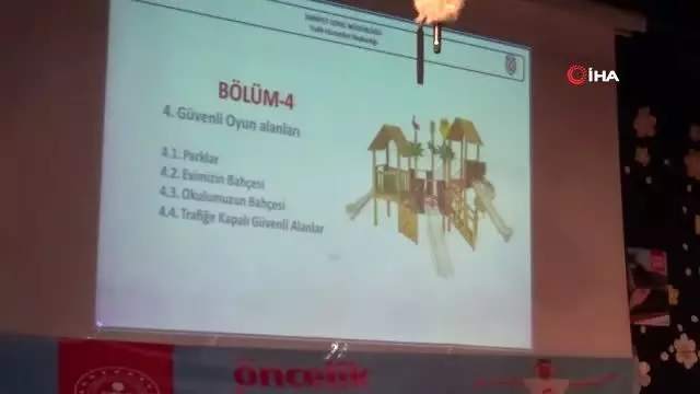 Diyarbakır'da gönüllü okul geçit görevlilerine teorik eğitim Diyarbakır'da gönüllü okul geçit görevlilerine teorik eğitim