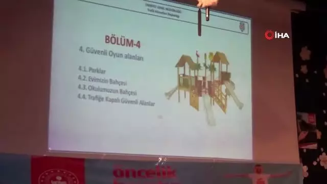 Diyarbakır'da gönüllü okul geçit görevlilerine teorik eğitim Diyarbakır'da gönüllü okul geçit görevlilerine teorik eğitim