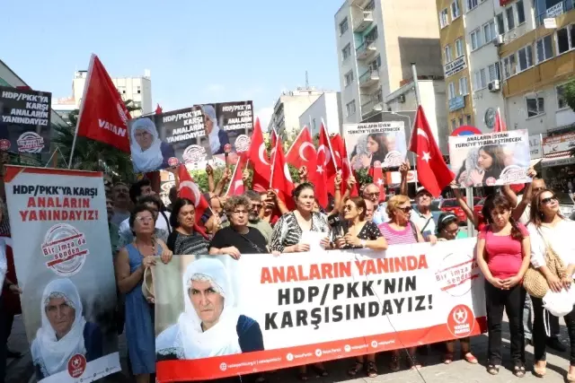 Diyarbakır'daki annelere destek verip, HDP'nin kapatılması için imza kampanyası başlattılar Diyarbakır'daki annelere destek verip, HDP'nin kapatılması için imza kampanyası başlattılar