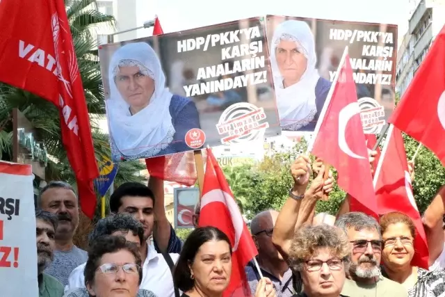 Diyarbakır'daki annelere destek verip, HDP'nin kapatılması için imza kampanyası başlattılar Diyarbakır'daki annelere destek verip, HDP'nin kapatılması için imza kampanyası başlattılar