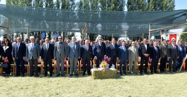 Erzurum'da Tarla Günü Şenlikleri düzenlendi Erzurum'da Tarla Günü Şenlikleri düzenlendi
