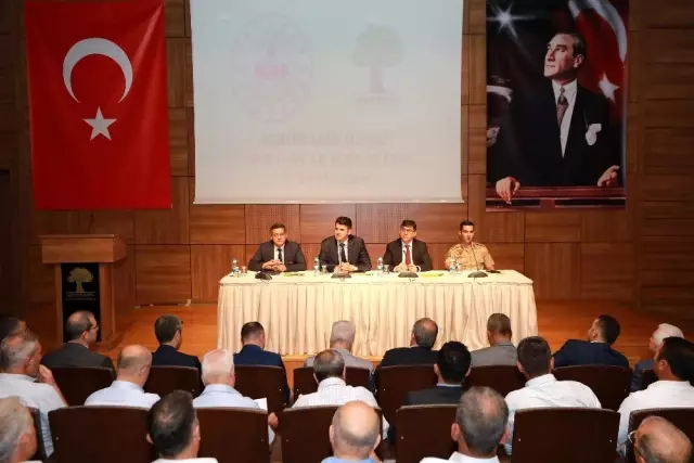 Fadıloğlu ile Kalaylı, muhtarla istişare toplantısında buluştu Fadıloğlu ile Kalaylı, muhtarla istişare toplantısında buluştu