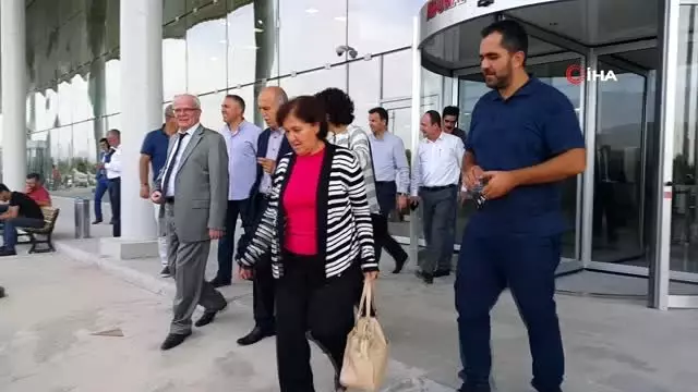 FETÖ zanlısı eski vali ve beraberindeki iş adamları yeniden hakim karşısında FETÖ zanlısı eski vali ve beraberindeki iş adamları yeniden hakim karşısında
