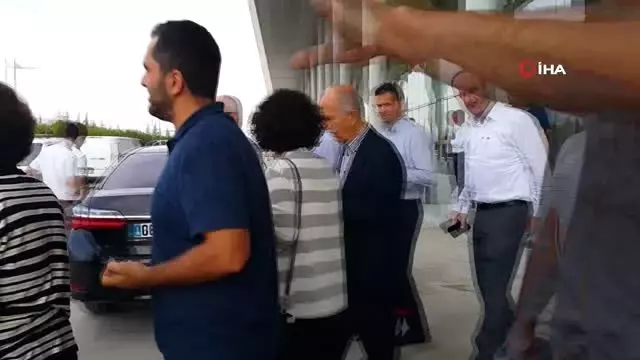 FETÖ zanlısı eski vali ve beraberindeki iş adamları yeniden hakim karşısında FETÖ zanlısı eski vali ve beraberindeki iş adamları yeniden hakim karşısında