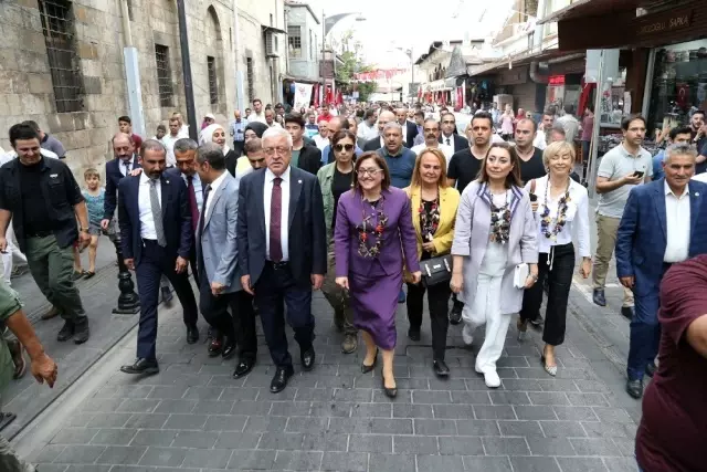 Gazikentte 1 milyon ziyaretçi lezzet kültür ve eğlenceyle buluştu Gazikentte 1 milyon ziyaretçi lezzet kültür ve eğlenceyle buluştu