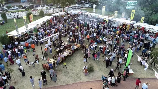Gazikentte 1 milyon ziyaretçi lezzet kültür ve eğlenceyle buluştu Gazikentte 1 milyon ziyaretçi lezzet kültür ve eğlenceyle buluştu