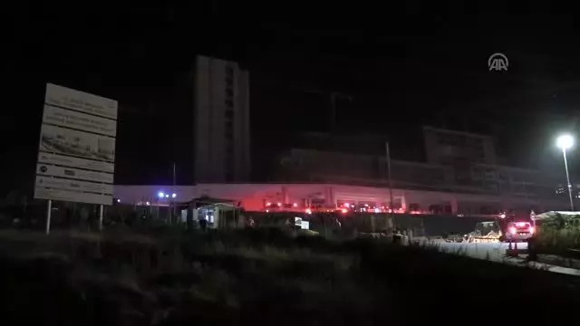 Hastane inşaatının deposunda yangın