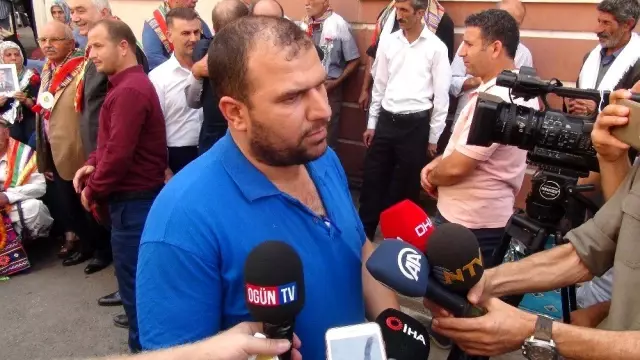 HDP önünde eylem yapan ailelerin sayısı 38'e yükseldi HDP önünde eylem yapan ailelerin sayısı 38'e yükseldi