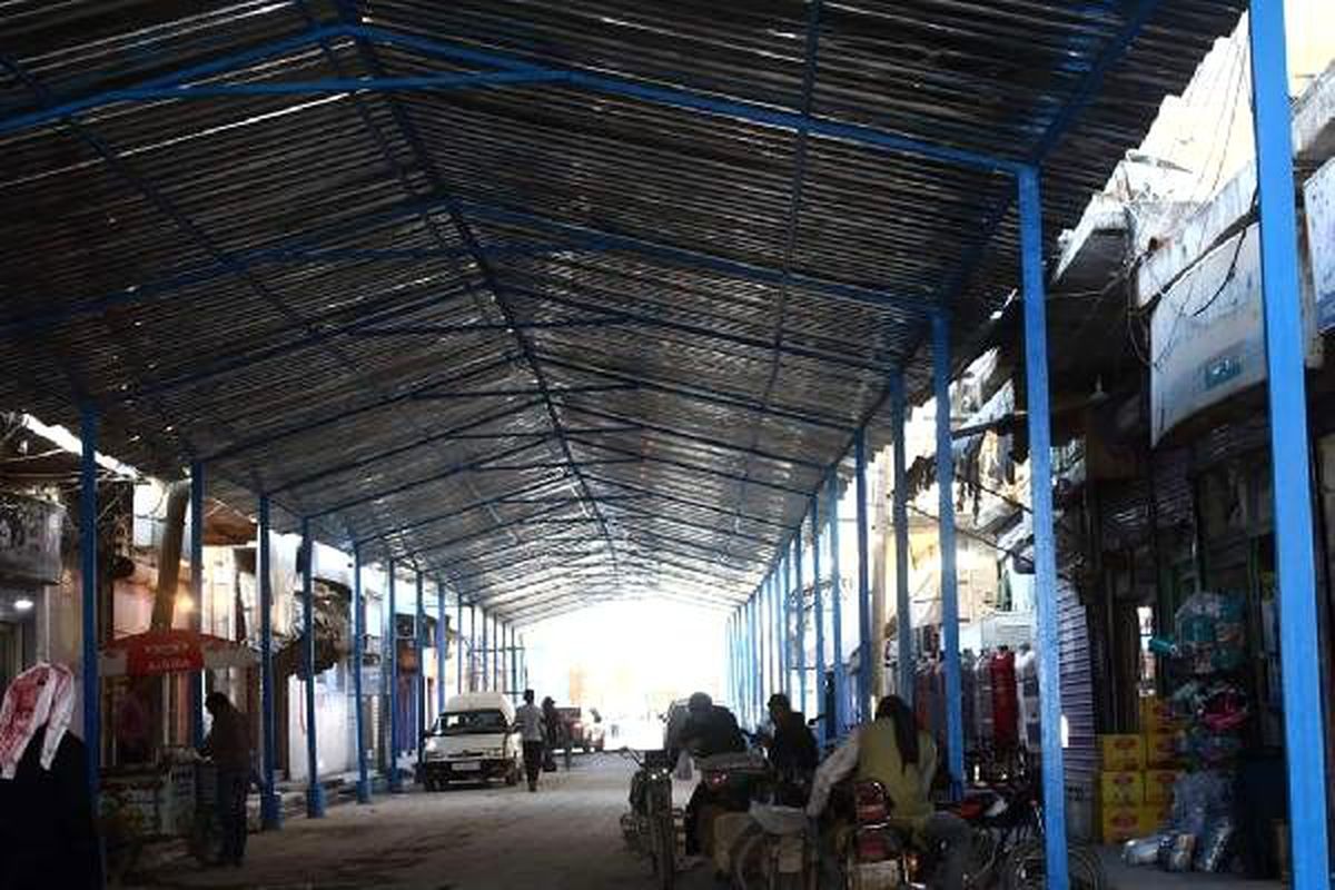 Teröristler, İHA ve SİHA'lara yakalanmamak için caddeleri sacla kaplamaya başladı