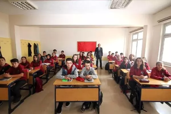Liselere akademisyen hoca Liselere akademisyen hoca
