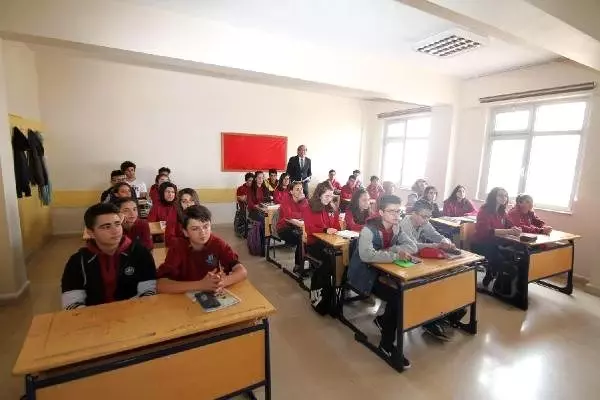 Liselere akademisyen hoca Liselere akademisyen hoca