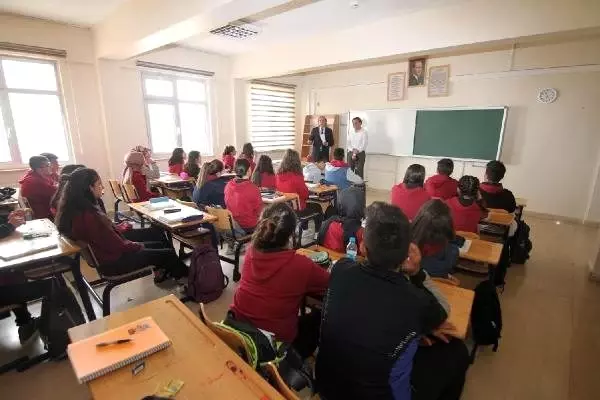 Liselere akademisyen hoca Liselere akademisyen hoca