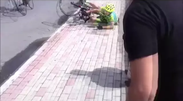 (Özel) Büyükçekmece'deki yol yarışlarında talihsiz kaza (Özel) Büyükçekmece'deki yol yarışlarında talihsiz kaza
