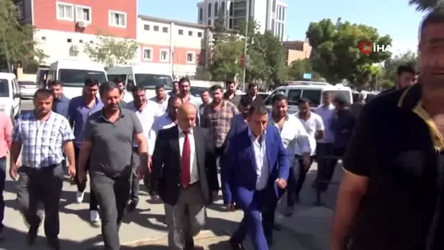 Şanlıurfa'da cinayetten aranan vekil ağabeyi teslim oldu Şanlıurfa'da cinayetten aranan vekil ağabeyi teslim oldu