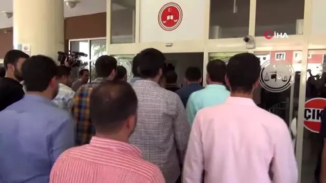 Şanlıurfa'da cinayetten aranan vekil ağabeyi teslim oldu Şanlıurfa'da cinayetten aranan vekil ağabeyi teslim oldu