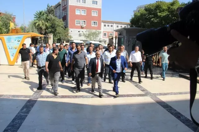 Şanlıurfa'da cinayetten aranan vekil ağabeyi teslim oldu Şanlıurfa'da cinayetten aranan vekil ağabeyi teslim oldu