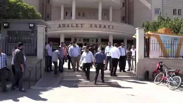 Suruç'taki AK Parti'lilere saldırı Suruç'taki AK Parti'lilere saldırı