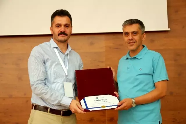 Türkiye'nin Dört Bir Yanından Gelen Araştırmacılar HKÜ'de