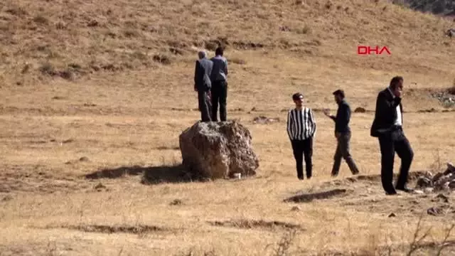 Van caminin minaresi ve tepelere çıkarak görüşme yapıyorlar Van caminin minaresi ve tepelere çıkarak görüşme yapıyorlar
