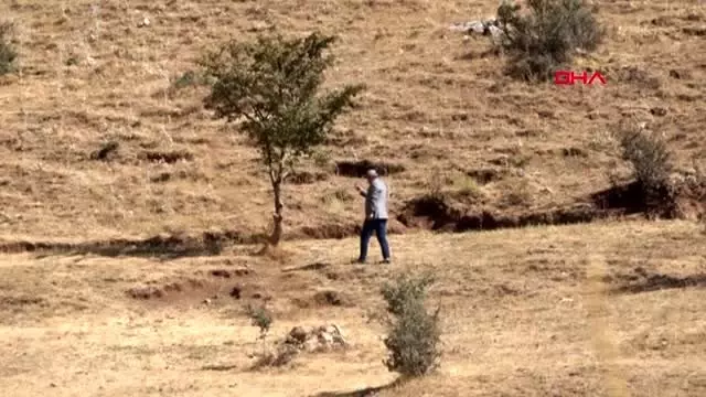 Van caminin minaresi ve tepelere çıkarak görüşme yapıyorlar Van caminin minaresi ve tepelere çıkarak görüşme yapıyorlar