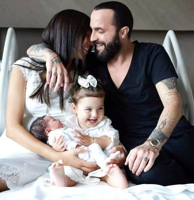 2 ay önce ikinci bebeğini doğuran Özlem Ada Şahin, düzgün fiziğiyle herkesi mest etti