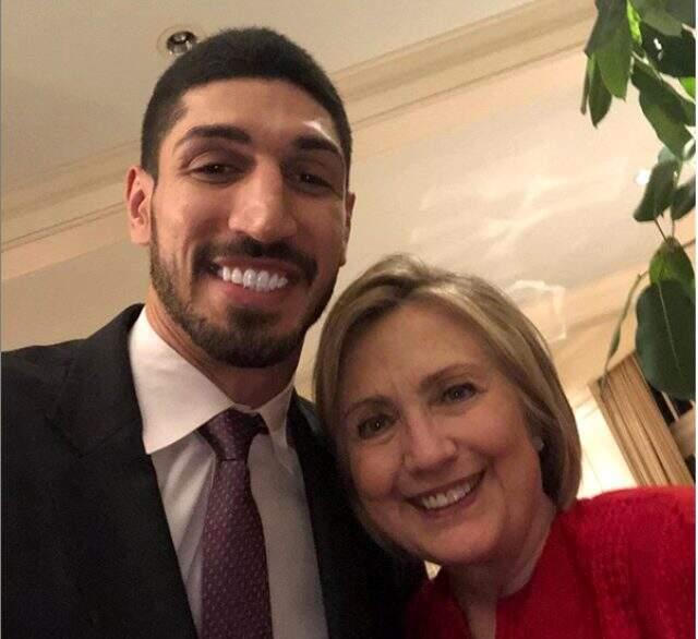 Hillary Clinton, FETÖ'cü Enes Kanter'i yemeğe davet etti
